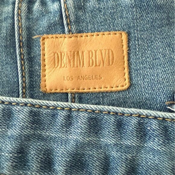 Denim Blvd Los Angeles Blue High Rise Jeans with Removable Belt Size 11 - Picture 7 of 7